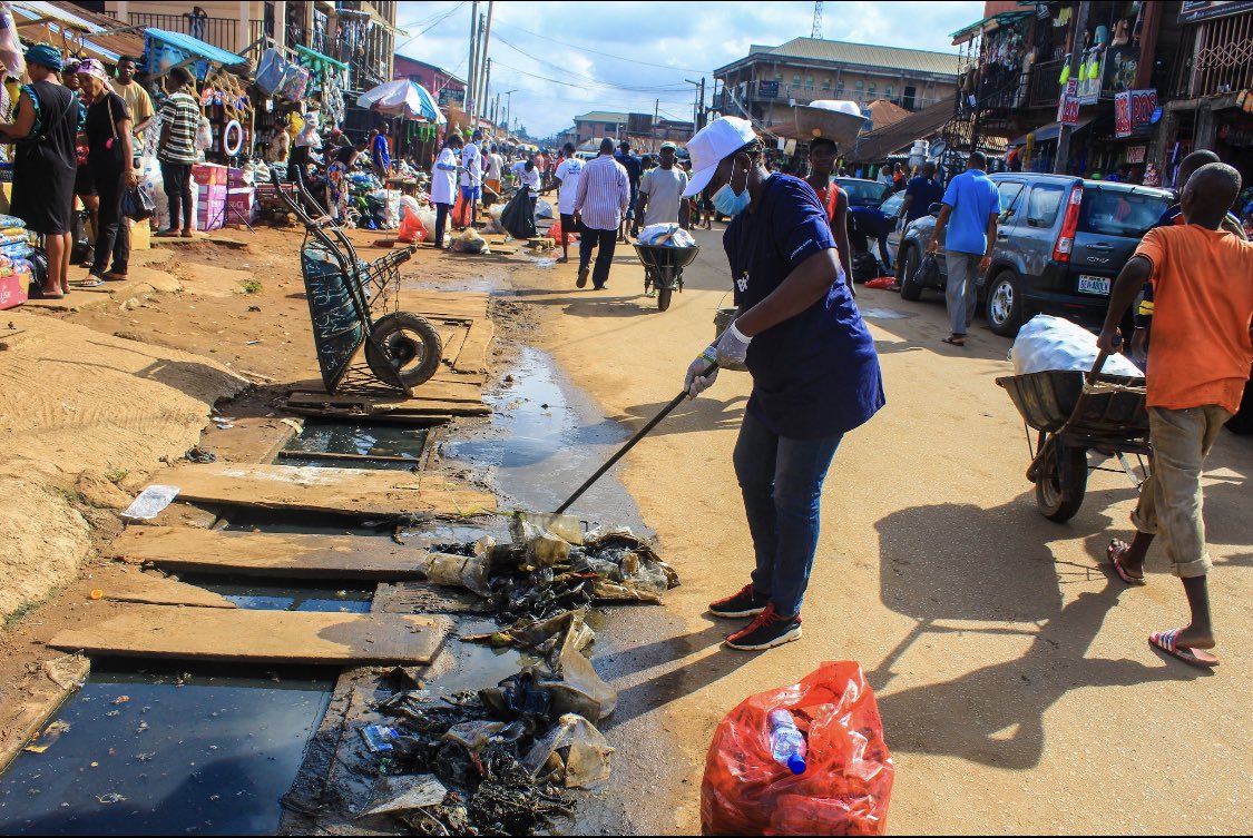 acinigeria's tweet photo. Cleanup Ring Road (ACI &amp; BetKing Cares Cleanup Project)

Total number of Participants: 30 People

Total number of Solid Waste Recovered: 490.8kg 

Total number of Recyclables Recovered: 19.2kg

*Partners* @gossyomega 
Bet King 👑 
African Cleanup Initiative
Natural Eco Capital https://t.co/9S3v3xaicJ