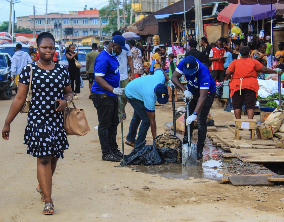 acinigeria's tweet photo. Cleanup Ring Road (ACI &amp; BetKing Cares Cleanup Project)

Total number of Participants: 30 People

Total number of Solid Waste Recovered: 490.8kg 

Total number of Recyclables Recovered: 19.2kg

*Partners* @gossyomega 
Bet King 👑 
African Cleanup Initiative
Natural Eco Capital https://t.co/9S3v3xaicJ
