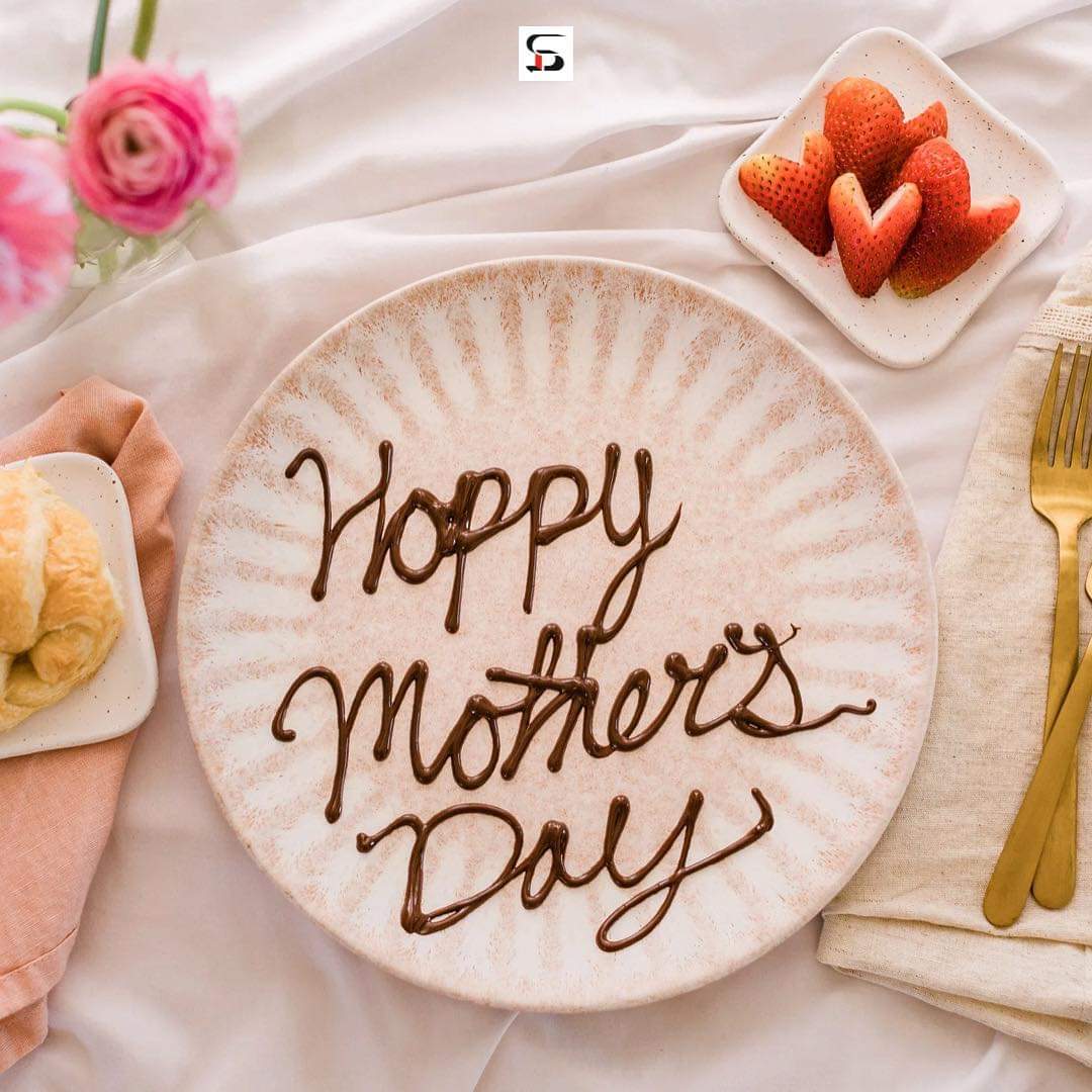 To all Queens who bring kitchen to life, Happy Mother’s day! 💐 #shaficdagher #heartofhome #bringingfamiliestogether #familykitchens #familykitchensecret #kitchenthatlasts #beautifulkitchen #kitchencabinets #qualitykitchen #uae