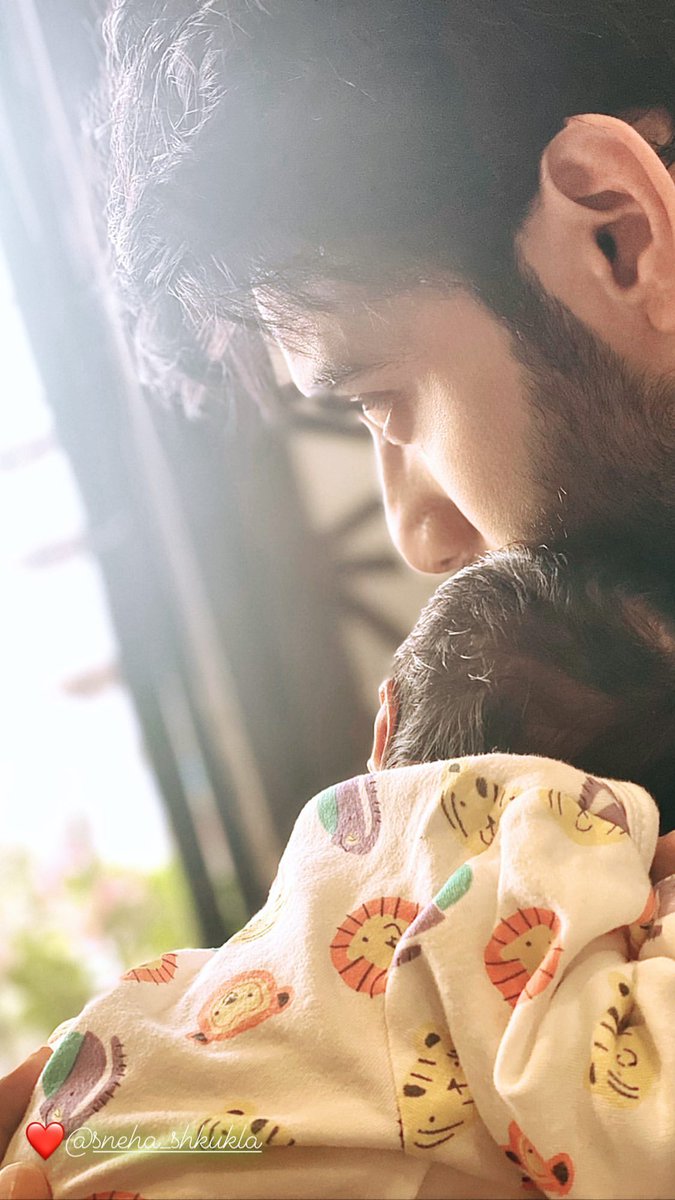 narmadha__s's tweet photo. I m happiest now 😭😭😭
It's a girl ❤️❤️❤️
Heartiest congratulations @vikram_the_Leo
Million dollar pic loads of love to SIA 😘😘😘😘
#vikramsinghchauhan https://t.co/YWPdpmfqth