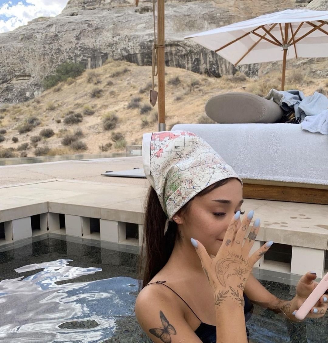 iimgrrande's tweet photo. this photo of ariana grande https://t.co/5vOnIWnVtB