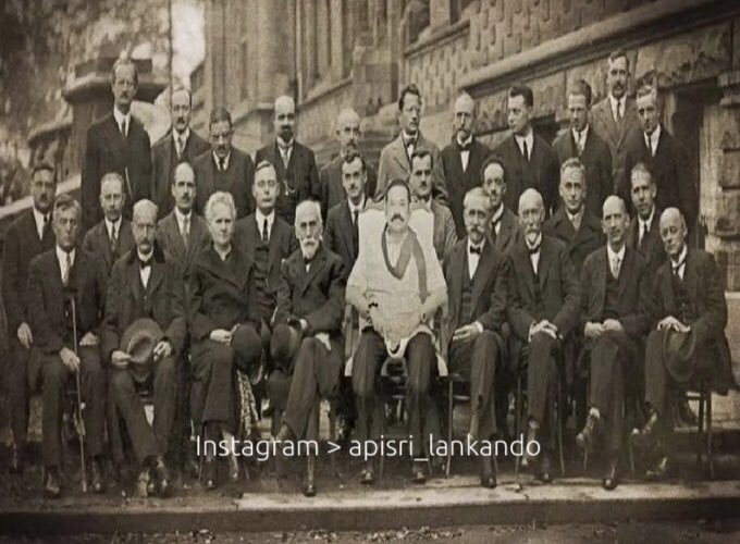 itzmeado's tweet photo. ඊරිසියාකාරයෝ කියයි edit කරලා කියලා… 🥱🙄
#GoHomeRajapaksas #SriLanka https://t.co/GajwZ4zhGP