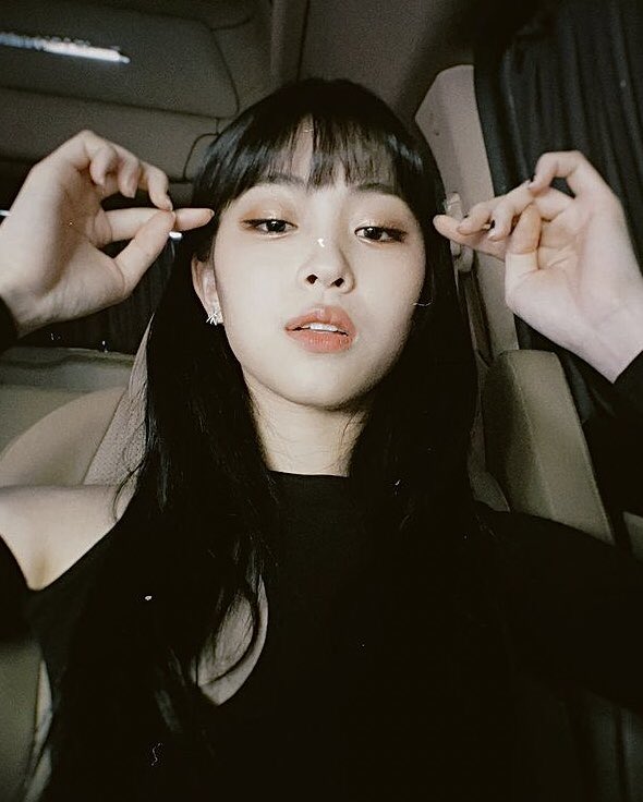 itzy’s shin ryujin is insanely attractive