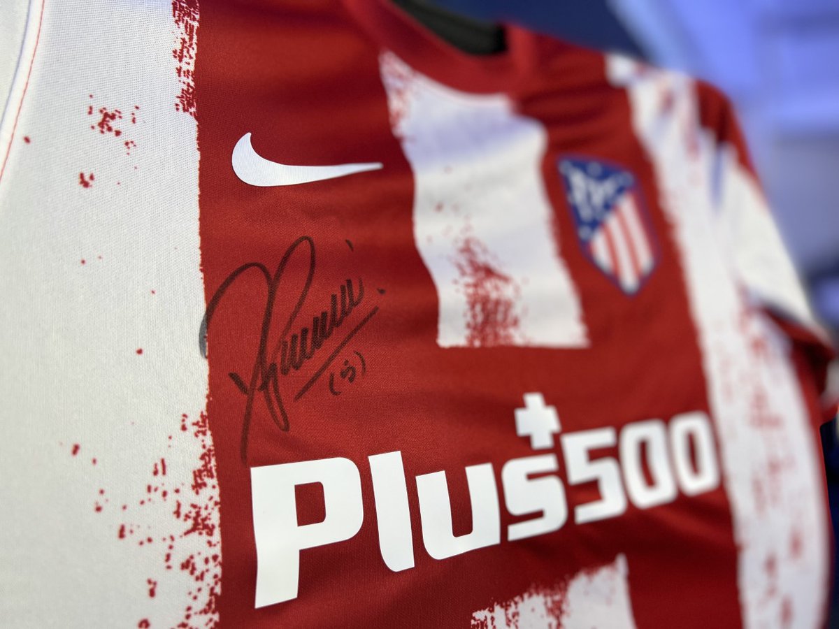 👕❤️🤍 ¿Quieres la camiseta del <a href="/Atleti/">Atlético de Madrid</a> FIRMADA por @RodriDePaul?

➕ Síguenos <a href="/carrusel/">Carrusel Deportivo</a> 
🔄 Retuitea este tweet

😉🎁 ¡Entre todos la sorteamos, que hay #AtletiRealMadrid!