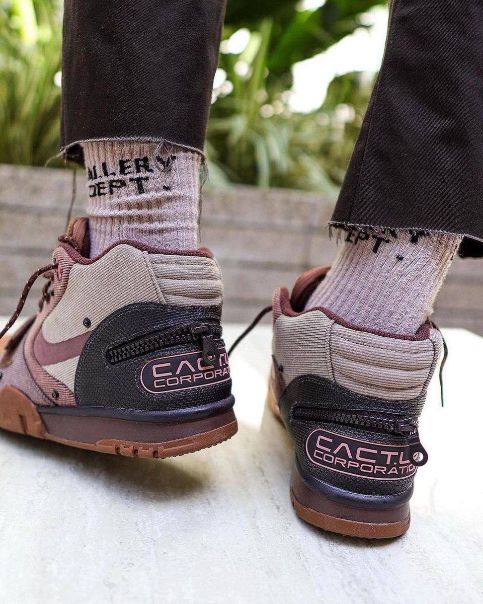 placetmagazine's tweet photo. Um olhar detalhado sobre a próxima colaboração entre Travis Scott e Nike. https://t.co/cHughcxLdH