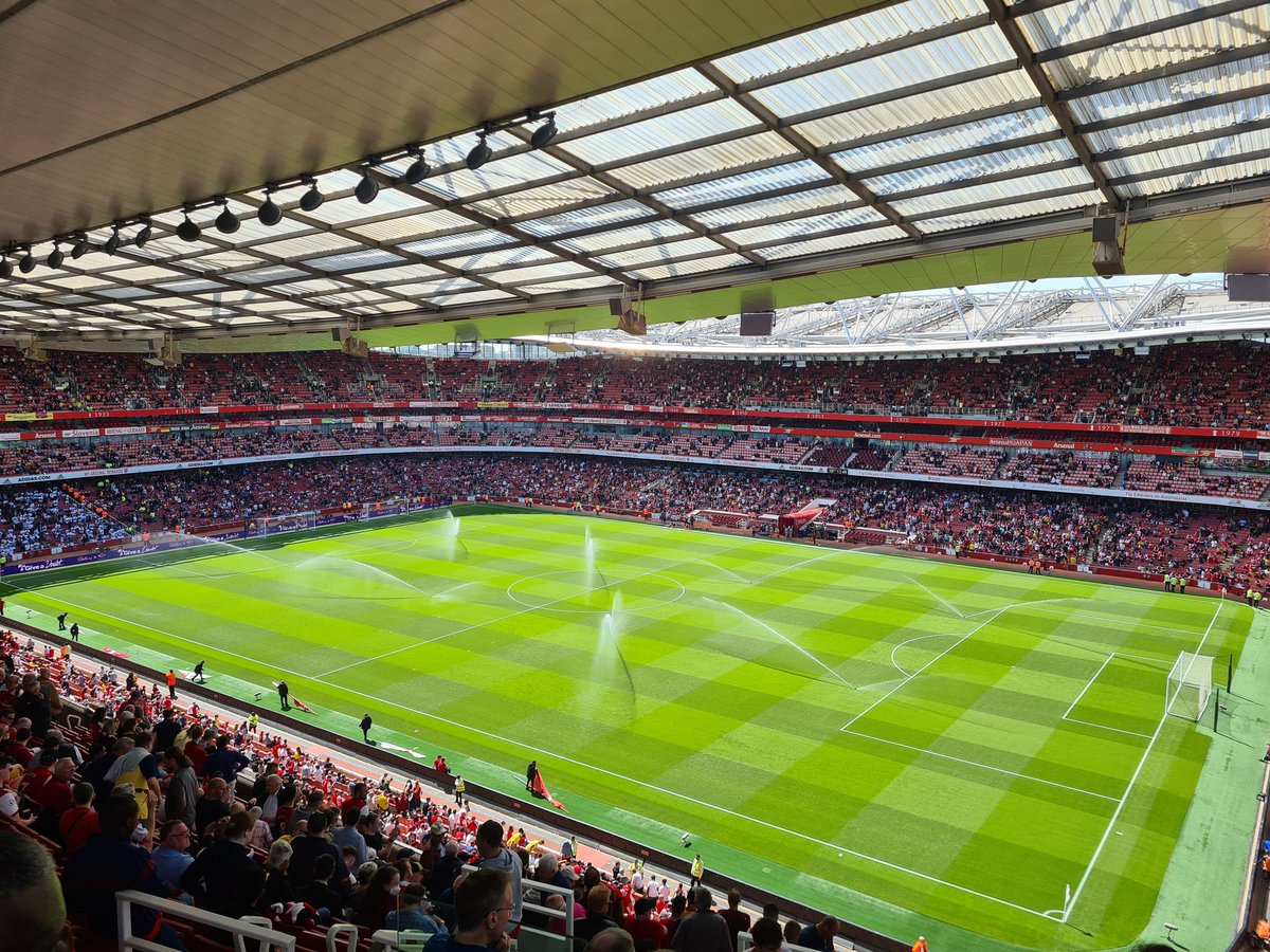simbarnett's tweet photo. For the last time this season... #COYG #northlondonforever #SuperMikArteta #Block109 @RobertRams1 https://t.co/AT8545wkNM