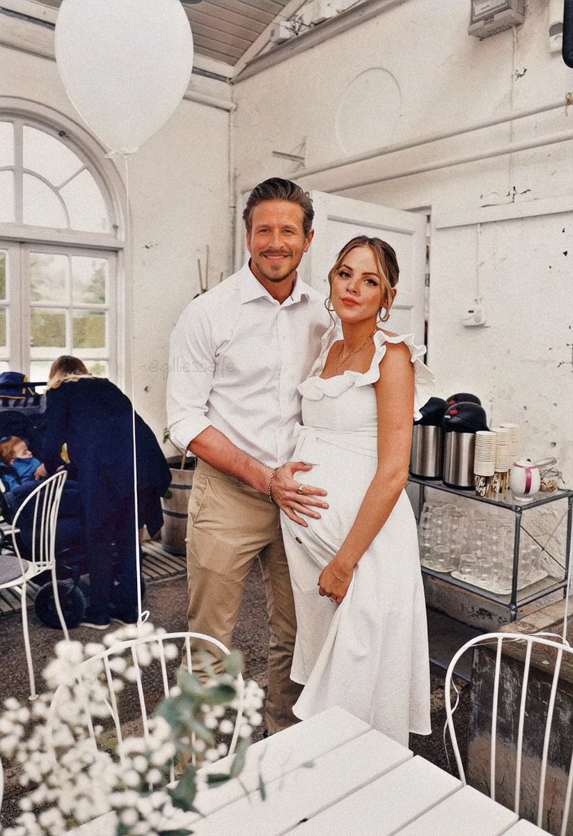 gilliesbalfe's tweet image. Happy Mother's Day to soon-to-be mummy Fallon Carrington Ridley!💐💞
#Dynasty
#FallonCarrington #Falliam