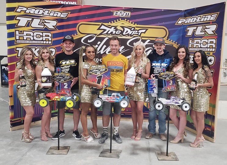 TeamXRAY's tweet photo. 3rd place in pro ebuggy and pro nitro truck for Ty Tessmann at Silver State, USA #XRAY #XRAYracing https://t.co/otY1h9vAtW
