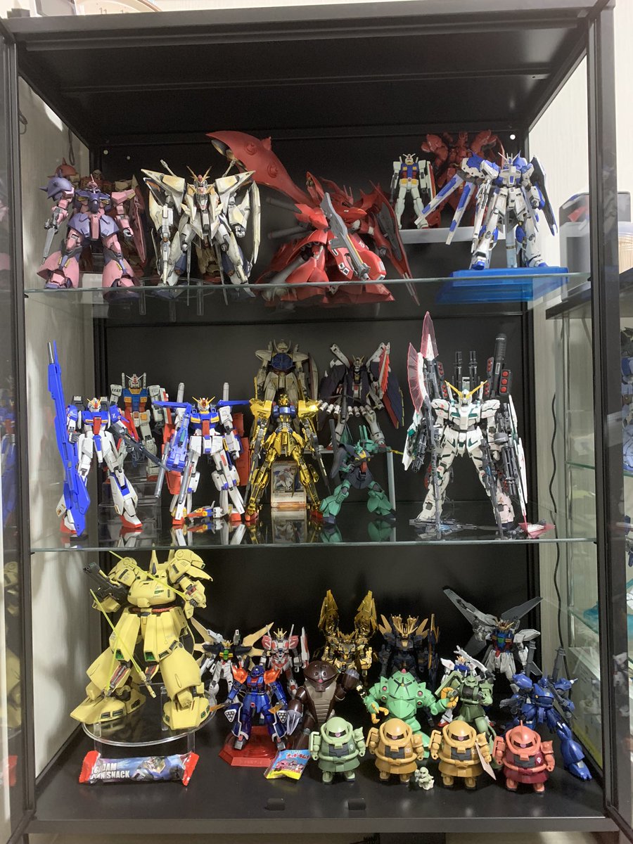 softman2342's tweet photo. IKEAで買った、ガラスケースがめっちゃいい。

そして、フルバーニアンとサイサリスも買えました✌️

#ガンプラ 
#ガンプラ好きと繋がりたい
#IKEA https://t.co/H8LKoTtqts