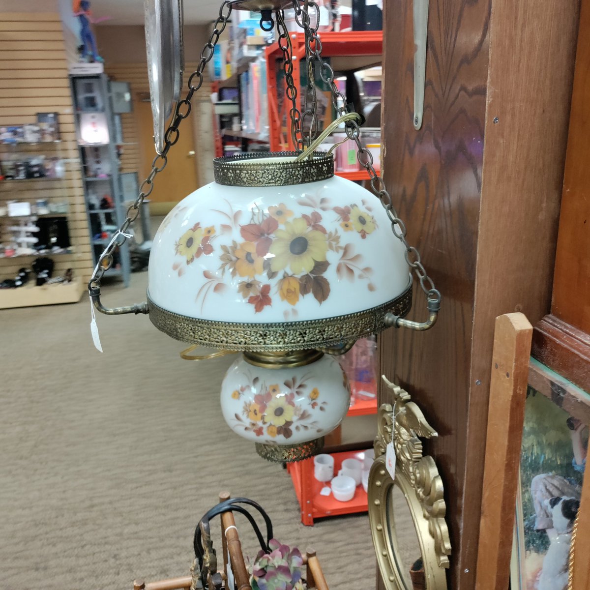 Need to light up your life? Stop in to see us and add that perfect piece to your collection.

#vintagelights #vintagestyle #lamps #70s #60sdecor