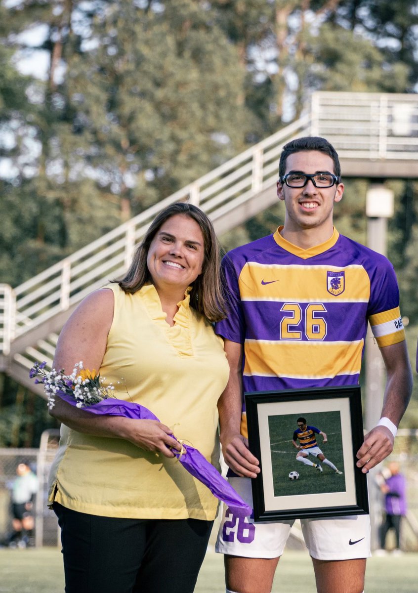 Happy Mother’s Day to all of our Trojan Soccer moms and a special shout out to our “Team Mom” Leane Skroban!