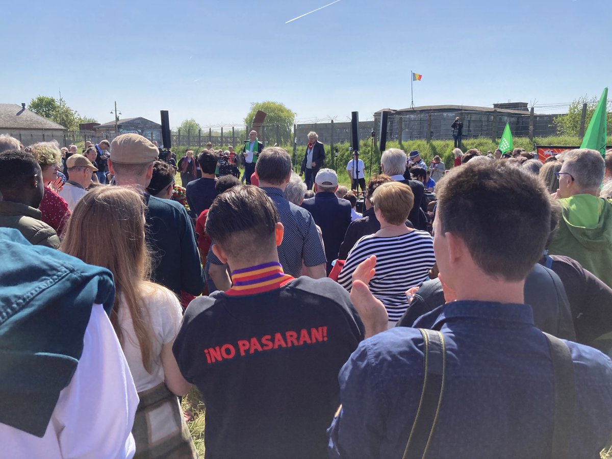 WrdCoenegrachts's tweet photo. Krachtige en emotionele herdenking vd overwinning op het fascisme aan #FortBreendonk.
Gealarmeerd dr de verrechtsing vandaag, mr met een sterke overtuiging dat we een sociale toekomst knn afdwingen. Dr onze geschiedenis te kennen. En van 8 mei een officiële feestdag te maken.🔻 https://t.co/FQB3MsdsFK