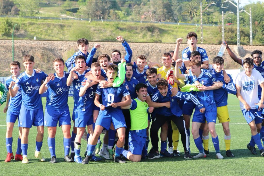 CDCovadonga's tweet photo. HISTÓRICO‼

El Juvenil A, logra la permanecia en División de Honor por primera vez en la historia del Cova.

Tras los resultados de esta mañana, los de @JorgeMen10 logran la salvación tres jornadas antes de terminar la temporada. 

🍍Enhorabuena EQUIPO Y CT🚀

#VamosDHCova💪🏻🔥 https://t.co/4tI0jhLKie