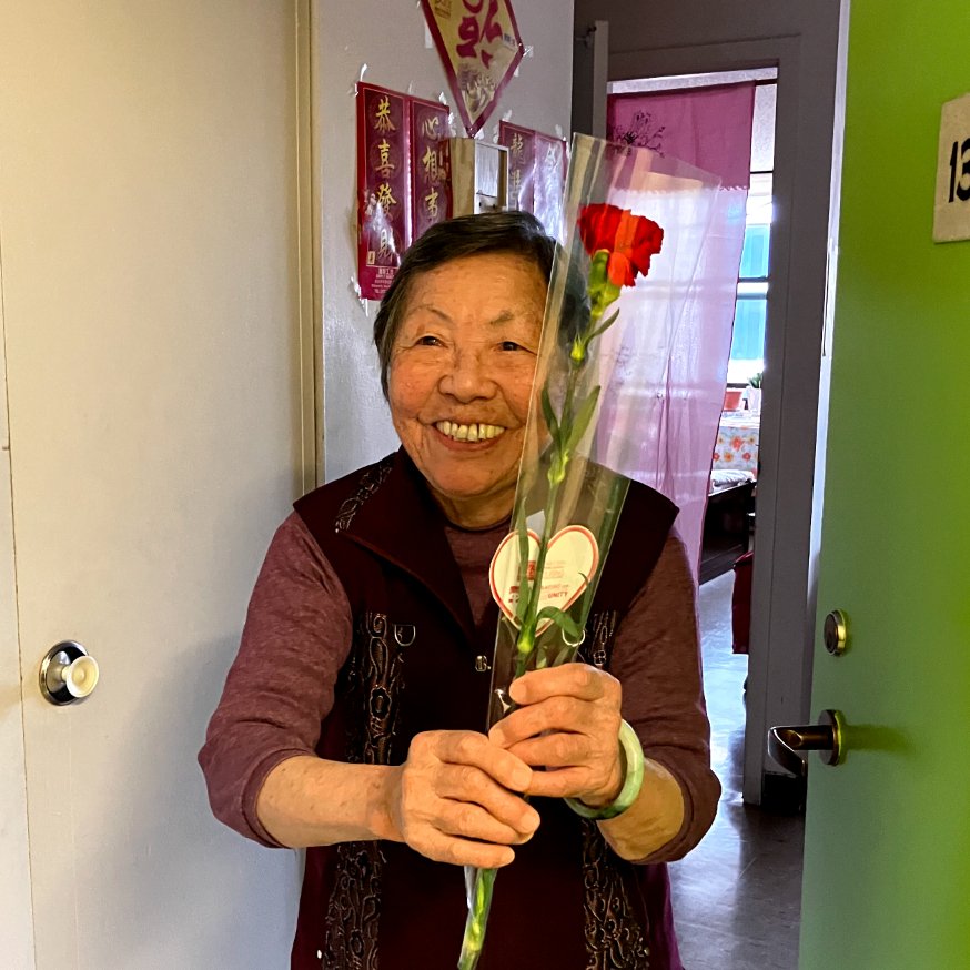 cpc_nyc's tweet photo. Happy Mother's Day from Hong Ning Housing! Nearly 200 senior residents received flowers and treats from our staff! https://t.co/KP0SfXv6ej