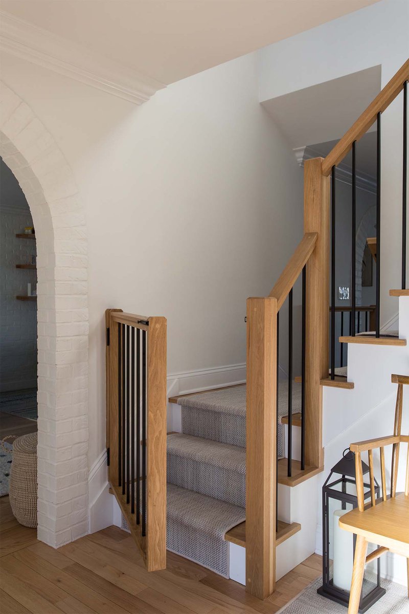 A matching baby gate is a Mother's best friend.
Happy Mother's Day! 

#babygate #stairdesign #railingdesign #stairs #babyproof #customstairdesign #whiteoak #foyer #stairhall