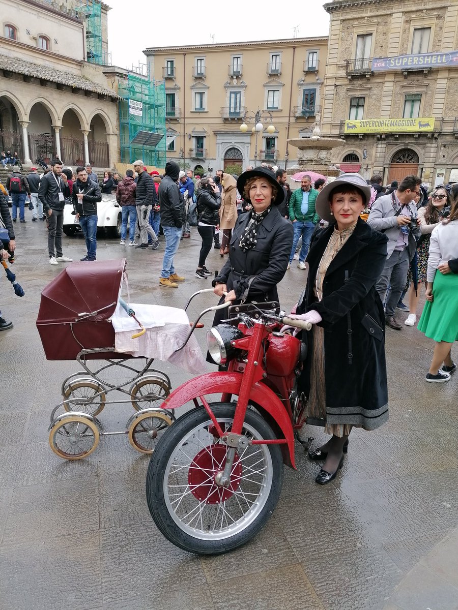 Assunta19130857's tweet photo. Giro di Sicilia Veicoli storici anni 50 https://t.co/r2aT0rqhmQ