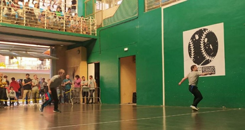 Olalde elkartean, parte hartzaileen arteko afari merienda batekin eman genion herri txapelketari amaiera. Eskerrik asko, modu batean edo bestean, laguntza eskeini eta parte hartu duzuen guztiei. Hurrengo urtean gehiago!! 
#Antzuola #Pilota #TxapelketaHerrikoia