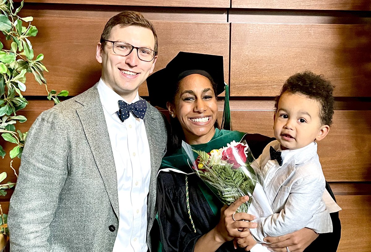 Hannah Abigail Cooper Bank tweet media