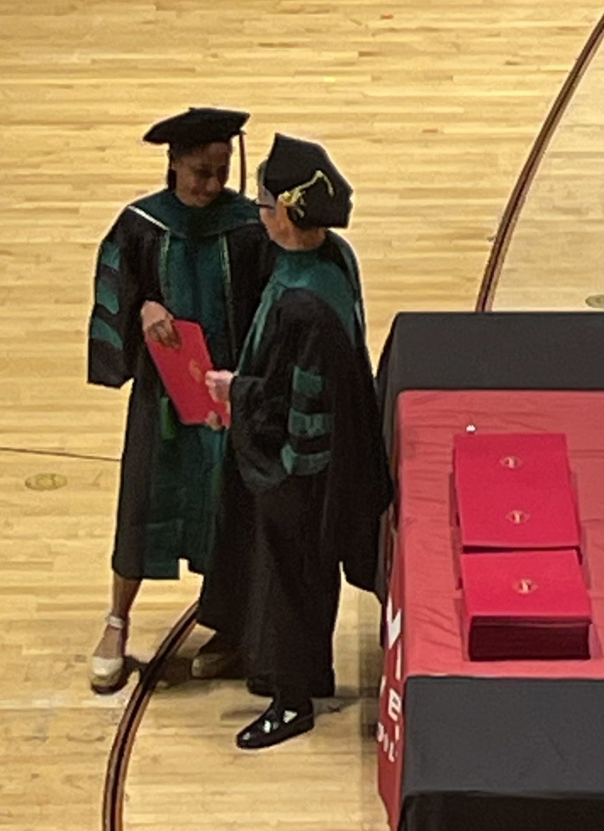 Hannah Abigail Cooper Bank tweet media