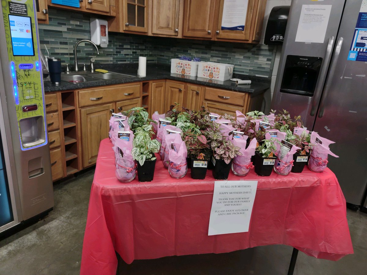 Larry Coldiron (@lwcoldiron) on Twitter photo Taking care of the Super Moms that work at 568 Lowe's of Westminster, Md. <a href="/BenitoKomadina/">Benito.Komadina@Lowes</a> <a href="/0568_lowes/">Lowes 0568</a> @LauraG813R1 @ Taking care of the Super Moms that work at 568 Lowe's of Westminster, Md. <a href="/BenitoKomadina/">Benito.Komadina@Lowes</a> <a href="/0568_lowes/">Lowes 0568</a> @LauraG813R1 @
