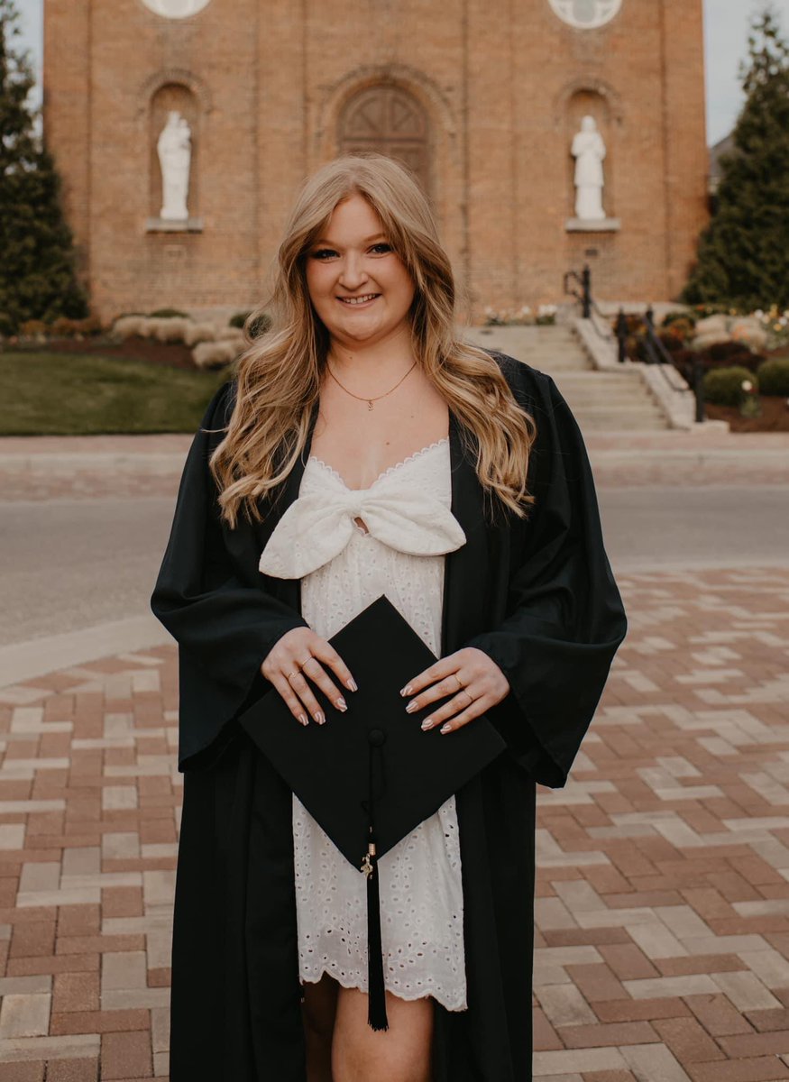 kare2gorun's tweet photo. Congratulations Skyler Renee Schnell!!!We are so proud of you! Love, your family! #Flyer22Grad https://t.co/L2kbxIkFFY