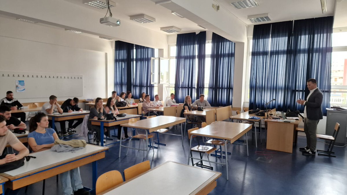 ecitijens's tweet photo. 📌5 May 2022 👉 E-CITIJENS Awareness Raising Campaign at the Uni. of Split
A presentation by @dalmacijahr and #FGAG about the #EDSS aimed at engaging students to be responsible #emergencyjournalists
@ProtCivMolise @ProtezioneV @snjezanaknezic @ElenaCasalini3 @adriaticionian1 https://t.co/WlkQV3TK7e