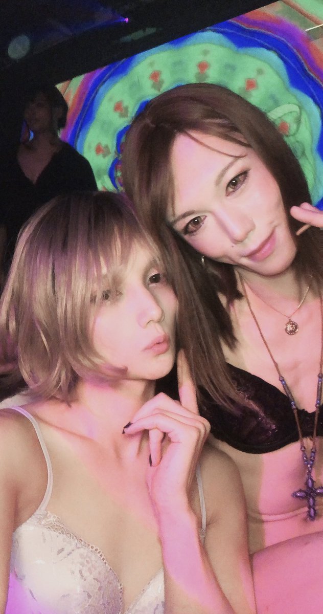 nanako_nakonako's tweet photo. 久々のクラブイベント!よき空間の中お酒も沢山飲ませて頂け、超絶美人の皆さまに絡ませてもらえて幸せこの上なかった。。。圧倒的感謝。。。。
#トラエモ
#Trans_Emotion https://t.co/BXLIWjSl5V