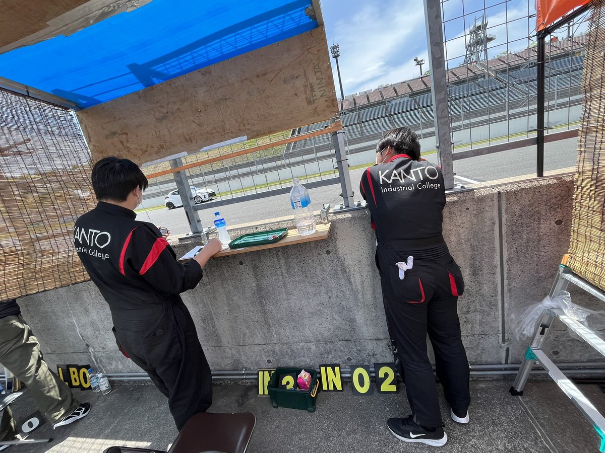 kantoinc's tweet photo. 突貫工事で深夜まで頑張って部員みんなでどうにか間に合わせたシビック…無事に完走致しました…😭
みんなお疲れ様ー!
サポートしていただいた方々、企業様ありがとうございました🙇♂️🙇♂️🙇♂️
#TOYOTIRES
#カーショップLEAD
#LRV
#WINMAX
#SPECPLANNING https://t.co/FdNKYhqe7O