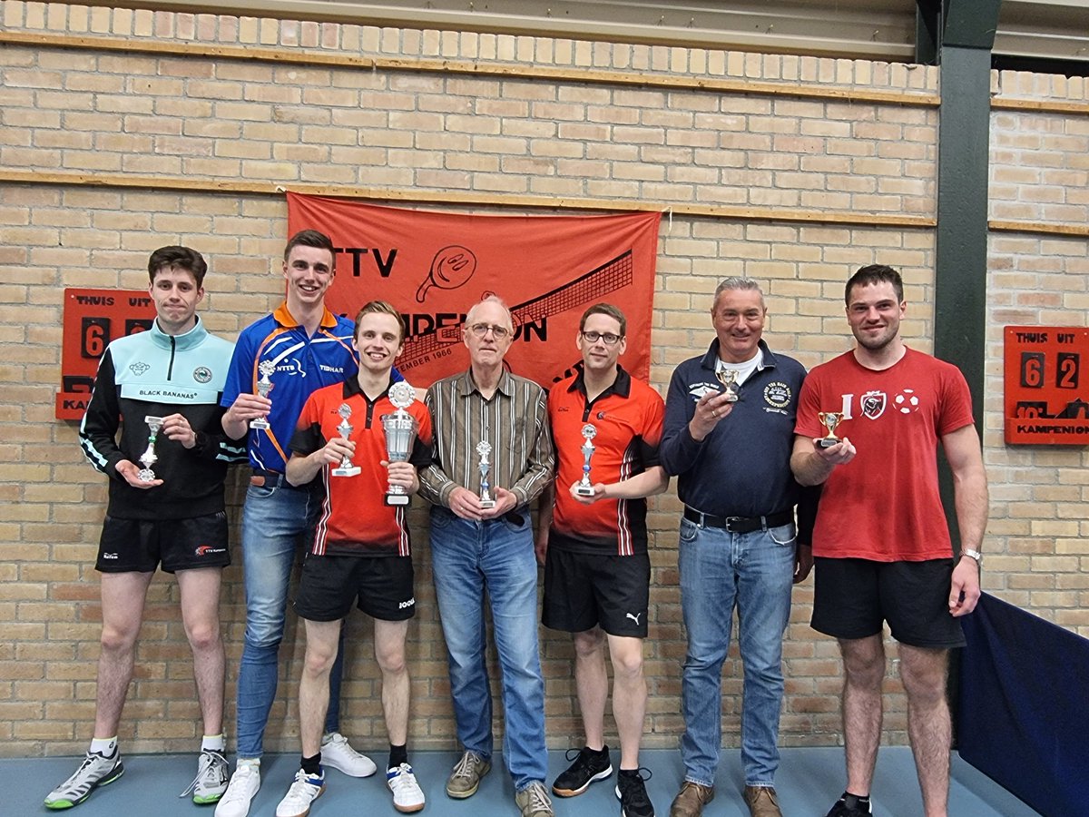 Kampenion's tweet photo. Senioren B, enkelspel
1. Jomar Schilder
2. Roelard Bos
3. Dick Hoekman

Senioren B, dubbelspel
1. Jomar Schilder &amp; Roelard Bos
2. Jannick van den Broek &amp; Luuk Regterschot

Senioren C, enkelspel
1. Martijn Haanappel
2. Gerard Wessels https://t.co/KG2vA2bpAR