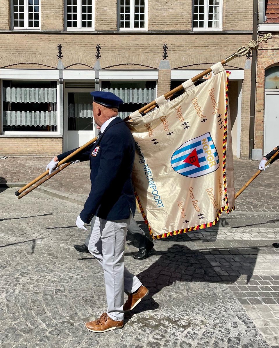 StadNieuwpoort's tweet photo. Op 8 mei herdenken we het einde van #WWII in Europa. Daarnaast staan we stil bij de bevrijding van de concentratie- en uitroeiingskampen.
Aan het Gedenkteken voor de Nieuwpoortse Oorlogsslachtoffers werd hulde gebracht aan al wie toen het leven liet. 💛
#Vdag #VEDay77 #8thMay https://t.co/hKi7hqKR1y