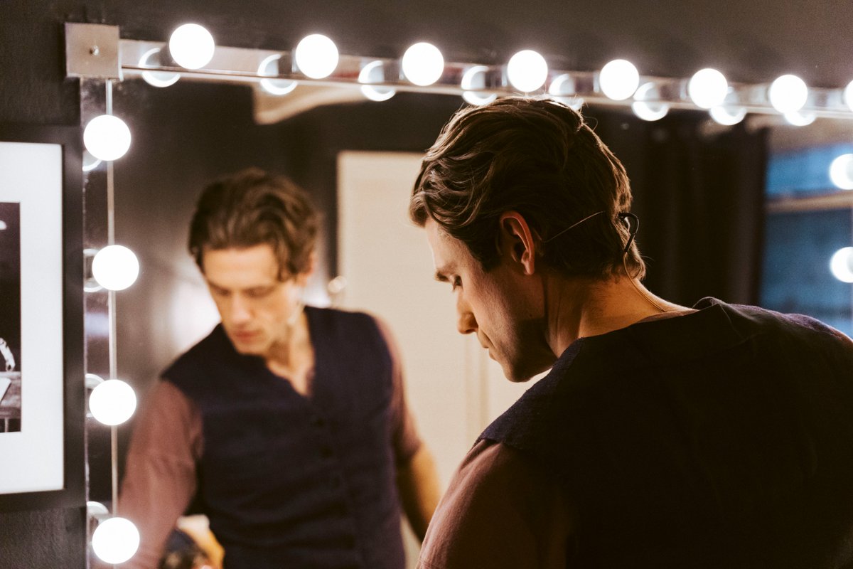 MoulinRougeBway's tweet photo. Places, please. These beloved Bohemians prepare for their final performance at the Al Hirschfeld Theatre. https://t.co/Tw4SYdEt5G