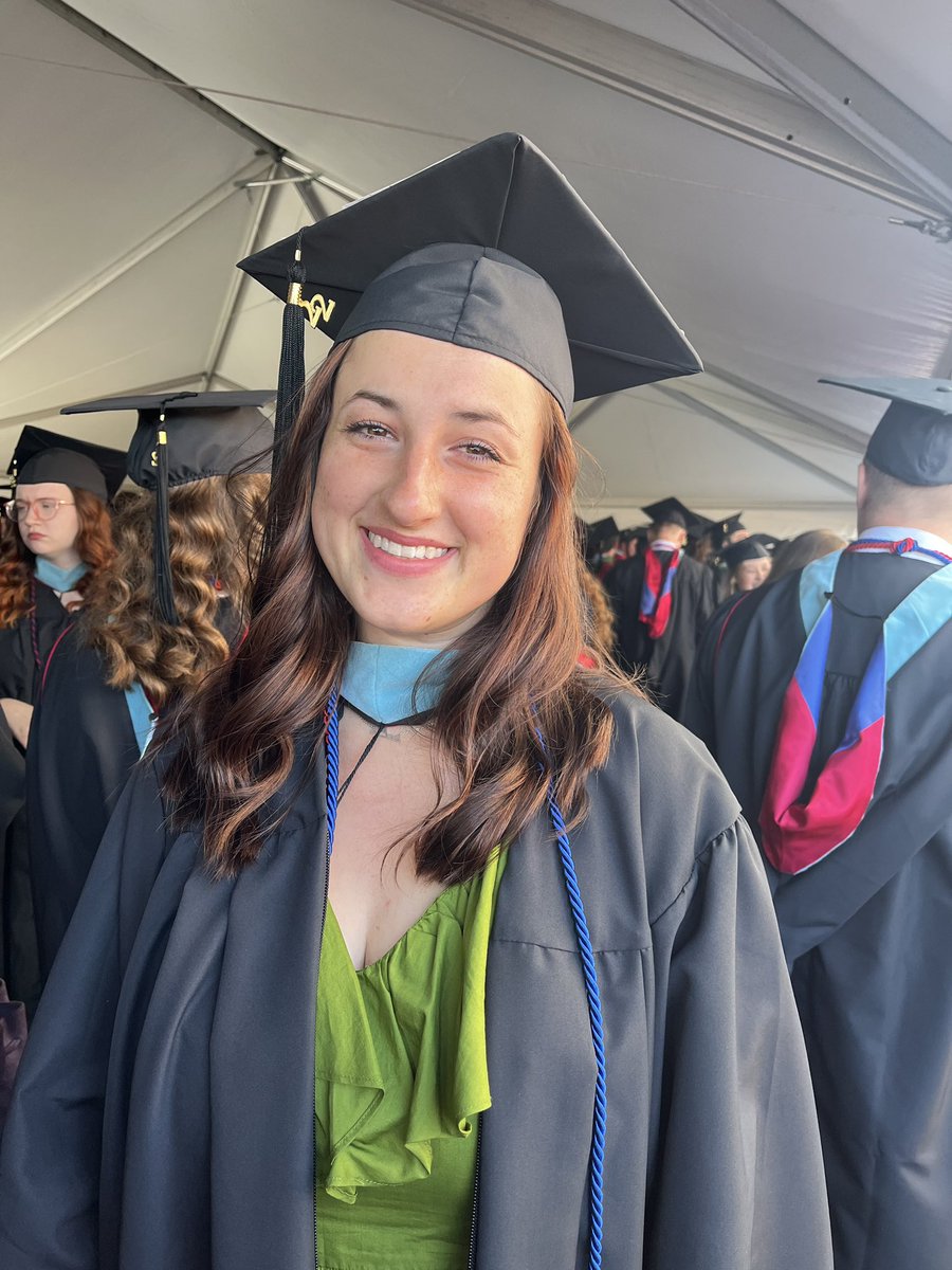 jfleahy20's tweet photo. Let’s go Cailey! You rock!!!!!
#FLYER22GRAD https://t.co/skZP66voeW