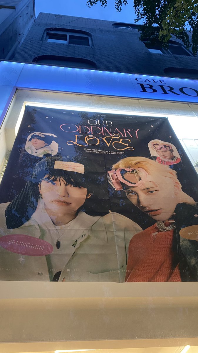 maagarin1422's tweet photo. ODDINARY 승민 현진 카페 갔다왔어용~!! 너무행복한공간.. 🥺🥺🤍 카페 열려주셔서감사합니다 💖💖
.
こんな幸せな空間ない😳私の大好きなポチャコスンミン🤍🤍全部の写真かわいかった🥺
.
#OUR_ODDINARY_LOVE https://t.co/sjOD5WbOqp