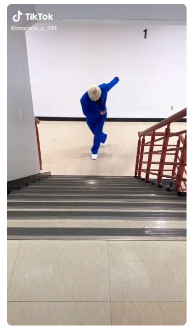 IMmayaBee2001's tweet photo. [Video | 08.05.22] Jooheon en TikTok.#Stepitupchallenge #LOVEchallenge

👉🏻https://t.co/27Oc3OxkwC

⋈~ #MONSTAX #MONSTA_X #몬스타엑스 #ShapeofLove #LOVE 🖤🧩 https://t.co/3OT2F5mKYn
