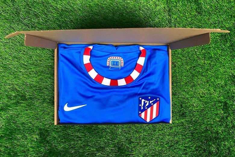 mysteryfootball's tweet photo. If Manchester City score 2 or more goals today, we will give away a Mystery Football shirt to one lucky follower! 📦 

To enter: 
1️⃣ RT this tweet
🤝 Follow us

Good luck! 🤞🏻 https://t.co/CMN7d1fZRz