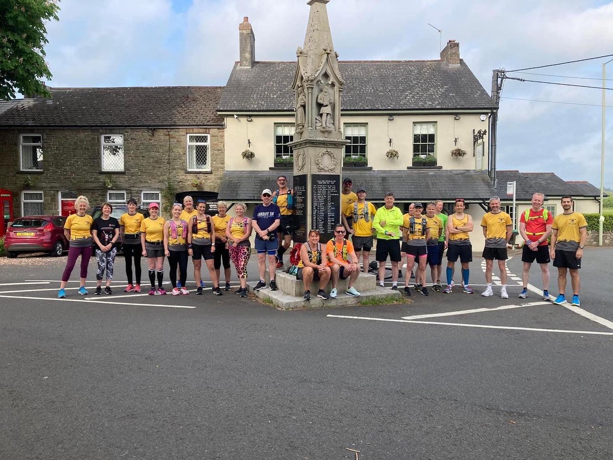 PontyclunRunner's tweet photo. Great morning running ‘Graham’s run’ our annual run in memory of one of our members. A lovely route around Hensol lanes.. Graham’s favourite route. The sun always shines for us on this day ☀️ 👼 #prr https://t.co/Ag5OdzTRU6