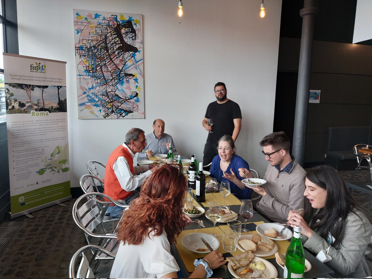 attebasi's tweet photo. Intense day at @altraeconomia w/ @SlowFoodRoma #BottegheMondo for
@Fusilli_project's @daniellewilde & Anders Eika warmly welcomed by @Sabrinalfonsi Alderwoman #Agriculture #Environment #WasteCycle @Roma w/ #RomaFoodCouncil
W/ @daliamattioni & #RomaLivingLab #foodsystemchange https://t.co/9XwcBdoX0E