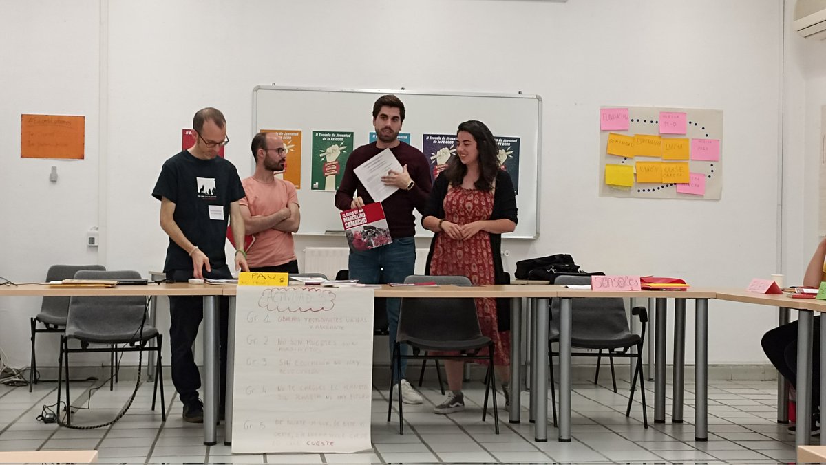 JovenesFECCOO's tweet photo. Ya ha finalizado la II Escuela de Juventud de la @feccoo 🥹
Ha sido un fin de semana de formación, cuidados y mucha lucha, ya queremos que llegue la siguiente😍 ✊💥
#EducandoLuchamos https://t.co/1lb1fWeWyq