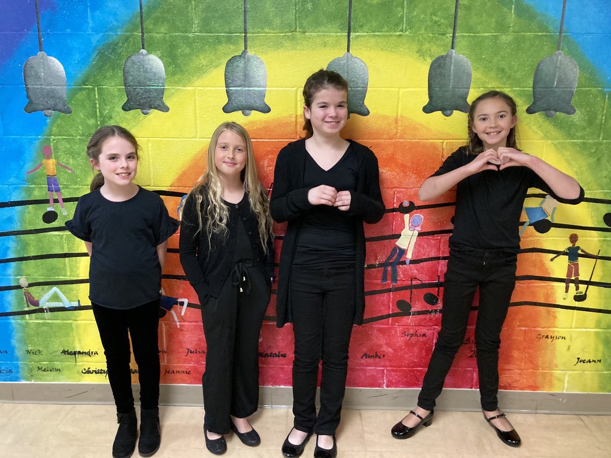 PMurMusic's tweet photo. @HaddonfieldMus NJ State Elementary Honor Choir in Flemington yesterday! Congrats on a great performance!! Theresa, Marcella, Katharine and Cat! Ms. Murray with the guest conductor- her mentor!!’ https://t.co/86IJf1X5xW