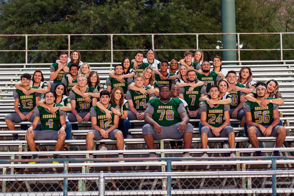 cdo_football's tweet photo. Still one of my favorite pics. Our 2019 seniors with their moms. Happy Mother’s Day from the dorados! #doradopride 💚💛 https://t.co/fvMyVDME23