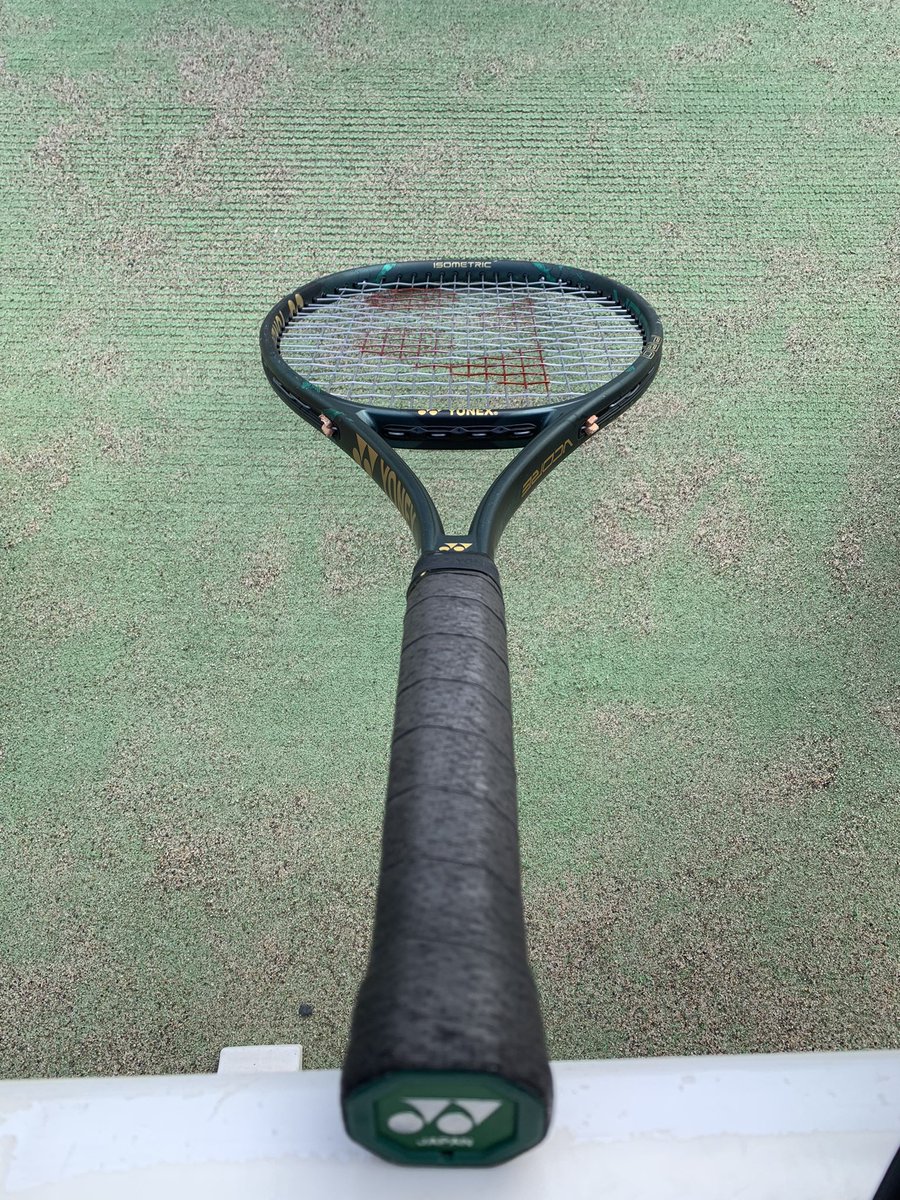 sato_tennis_RF's tweet photo. vcove pro(旧)がベストマッチな気がする。
他のラケットを全て試したかと言えばそうではないけどあまりにもマッチしてる感じがしてならないっ!
そしてそこにアルパワースピンを張ることであまりにも自分好みのラケットになる。
プリンスさんも良いラケットあるんだけどね☺️
#yonex
#vcorepro https://t.co/yxyRRJunp7