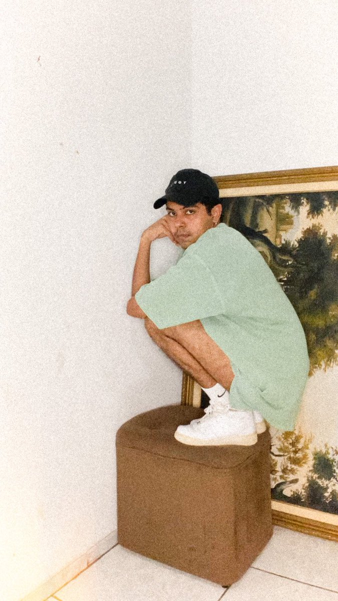 itsigorsaint's tweet photo. Só esperando o short BC pegar na cabeça de geral. Sério, confortável, estiloso e refrescante 🤣 #styledbysaint https://t.co/e4ibR7ptcm