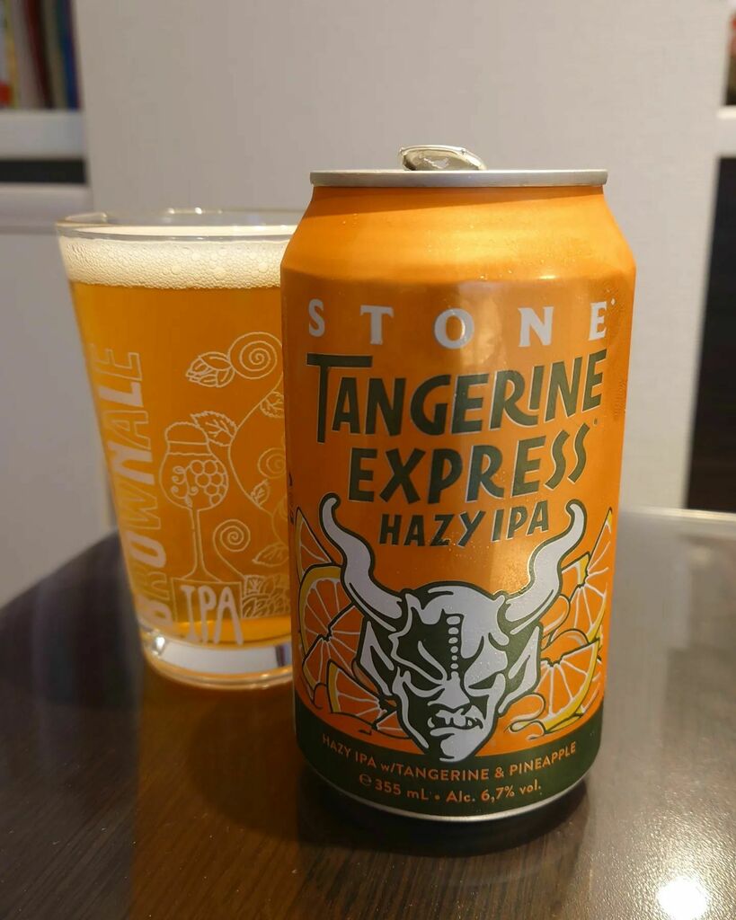 jokerman213's tweet photo. 今回はもうジュースのように飲めた
タンジェリン パイナップル ヘイジー
#TangerineExpress #HazyIPA #stonebrewing #craftbeer #クラフトビール #beer #ビール #beerstagram #ビアスタグラム #酒 #お酒 #ビール好き #家飲み https://t.co/qw02Ae5KHI https://t.co/o5kExgKCXn