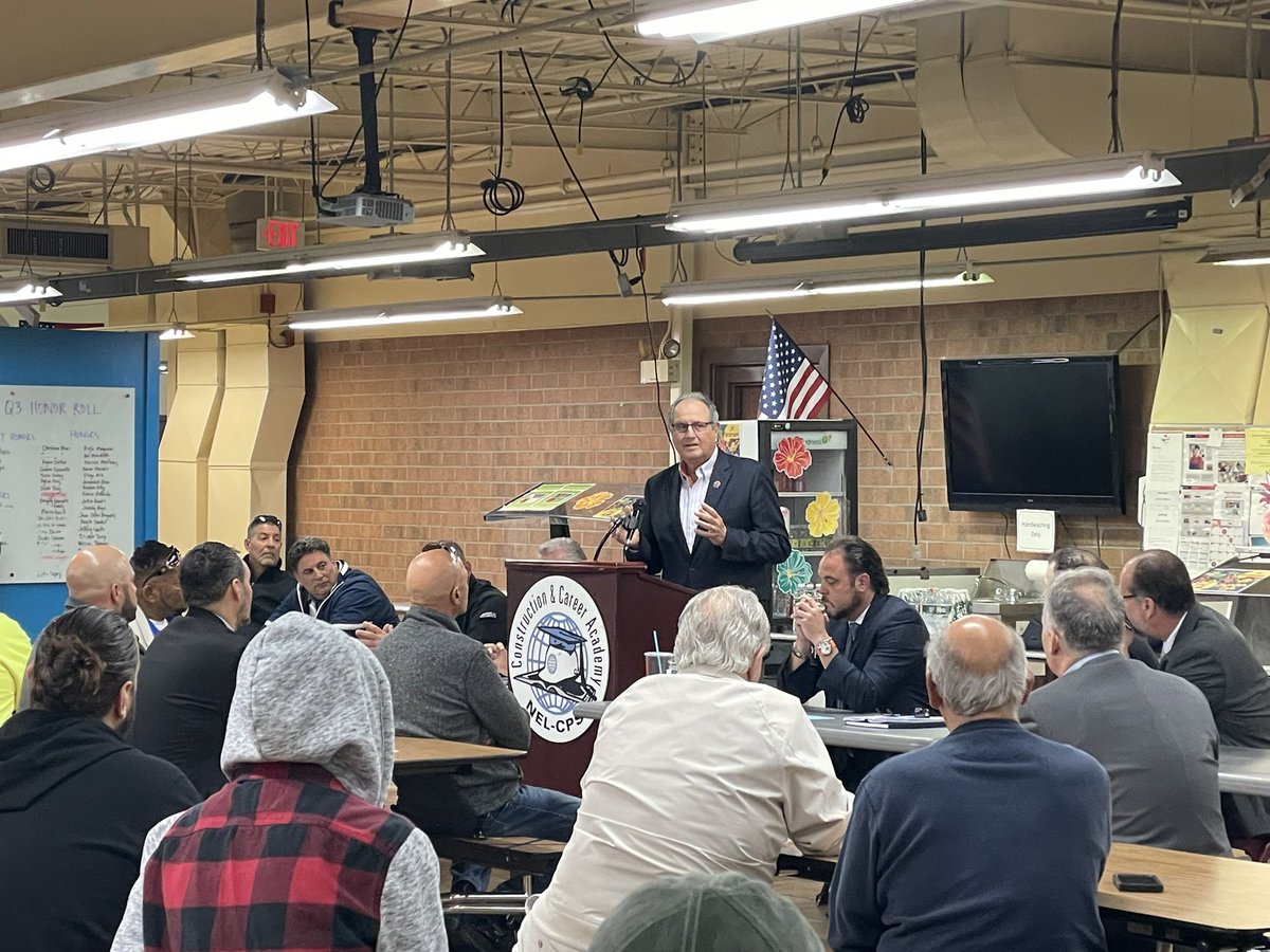 LIUNALocal271's tweet photo. Proud to have @LIUNA GST Sabitoni address the @LIUNALocal271 Nomination and Election of Officers Meeting #laborers271 #unionstrong #feelthepower https://t.co/C5q2FvPuuF
