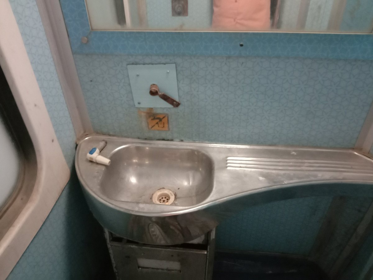 mkna108's tweet photo. @DRMJaipur @IRCTCofficial @AshwiniVaishnaw  @drmjabalpur      
 @WesternRly
Myself Mahesh Kumar 26 traveling in Jhalawar-Sriganganagar Superfast Express  Sleeper Coach S6 My PNR No.8451558250 as you see there is no water tap in toilet.....plz sir/mam do immediate action https://t.co/FQrHnReCLK