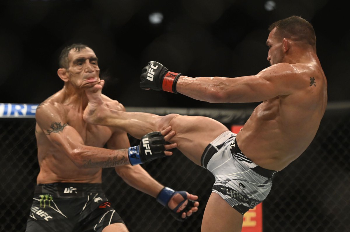 mmamania's tweet photo. Photo: The moment of impact from Michael Chandler’s KO of the Year finish of Tony Ferguson #UFC274 https://t.co/qrG25cc0Xn https://t.co/wywuSjh9qz