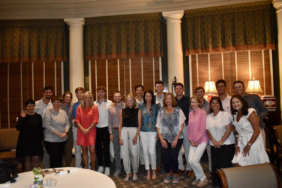 Happy Mother’s Day to all of our Bulldog Moms ❤️ We are so thankful for all of that you do each and every day! 

#HailState🐶