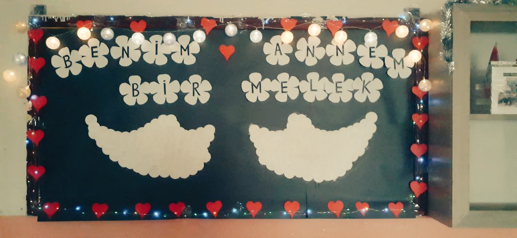 Çocukken, bana örnek olmak , her ihtiyacım olduğunda beni gözetmek için arkamdan, yetişkin olduğumda ise destek vermek için hep yanımda yürüdün.Anneler Gününüz kutlu olsun!Panomuzu özveriyle yapan Ayşe DİNÇ  TAŞ ve Meltem  EKEN'e  teşekkür ederiz. <a href="/kayavedat7580/">Vedat Kaya</a> <a href="/malazgirtmem/">Malazgirt MEM</a>