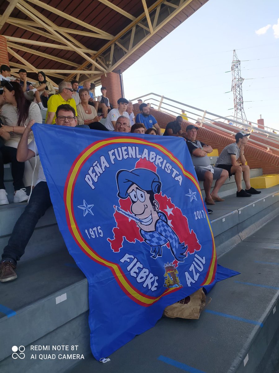 Fiebre Azul animando al Promesas