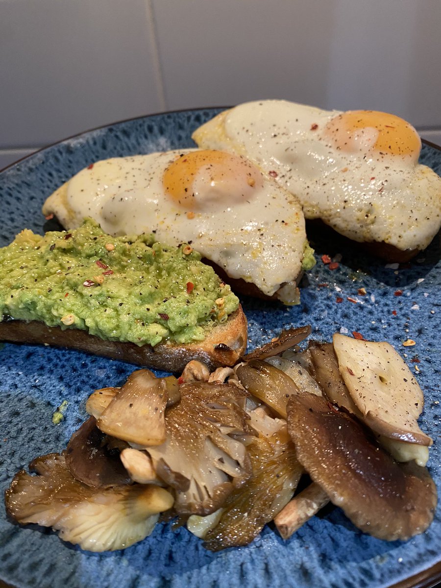 smartfeIIa's tweet image. making sure the whole world sees these 2 pictures